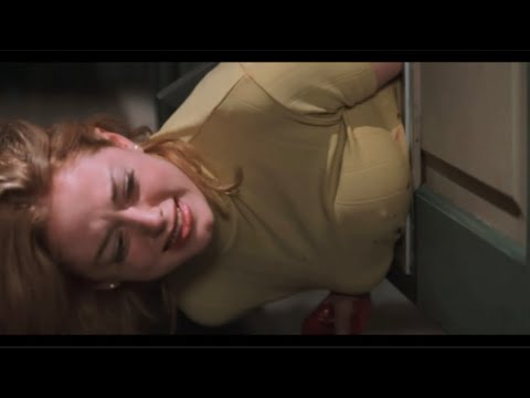 Scream 1996 death by doggy door|| crushed by the door|| Tatum Riley’s death #scream