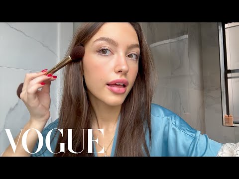 Sydney Serena's Guide to Glowy Everyday Makeup | Beauty Secrets | Vogue