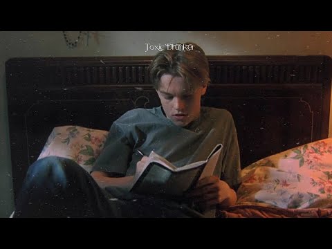 you're reading and listening to music while it's raining | Dark academia playlist