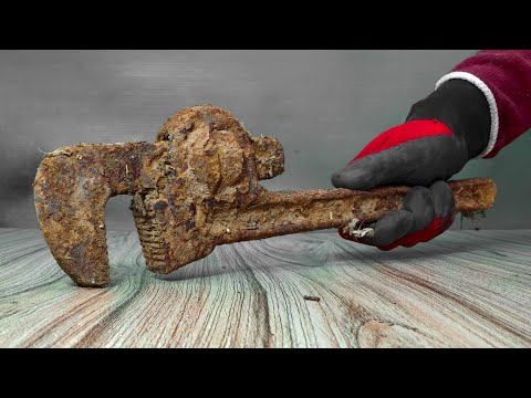 1968's Rusty Antique Pipe Wrench Restoration video