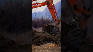 Extreme Excavator in action !!! #viral #trendingshorts #youtubeshorts