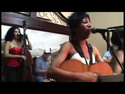 Cuban Music: Morena Son - "Chan Chan" (live jam performance at Casa de la Trova - STGO)