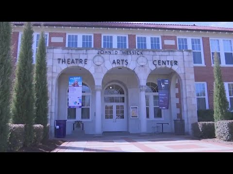 'Outer Banks' and 'Stranger Things' actress hosts lecture at ECU