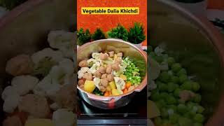 How To Make Vegetable Dalia Khicdi (A Quick And Easy Recipe)#shorts