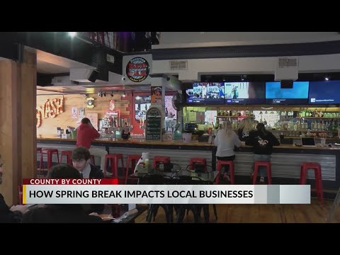 Downtown Greenville businesses seeing some students stay in town for work