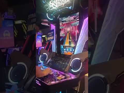 RANDOM CHRON VIDEO APPEARS! Sound Voltex :3