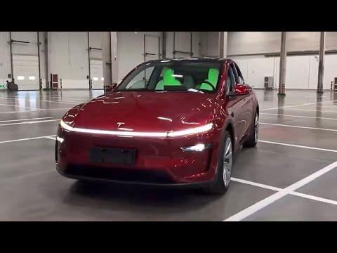 2026 Tesla Model Y Refresh Juniper LIGHT SHOW (Cyber Symphony)