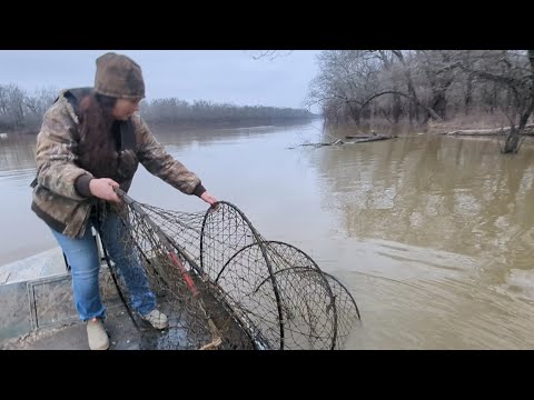 LOUISIANA Hoop Net Fishing & HOW TO Make Delicious HOMEMADE Buffalo Fish Sticks (CATCH*CLEAN*COOK)