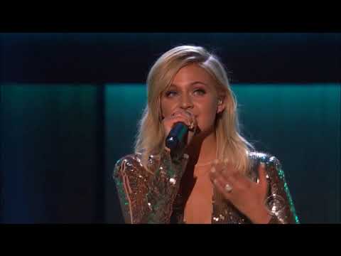 Kelsea Ballerini performs "Love Me Like You Mean It, Dibs & Peter Pan" live in concert 2017 HD 1080p