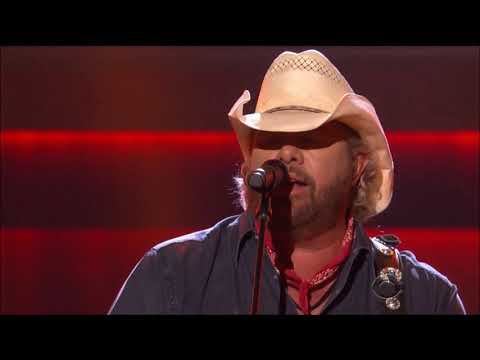 Toby Keith performs " Sould've Been a Cowboy" & "Who's Your Daddy" live in concert 2017 HD 1080p