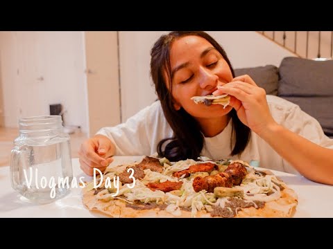 VLOGMAS Day 3: Working, Cooking And Eating A Tlayuda